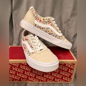 Vans Women's Ditzy Floral Sneakers